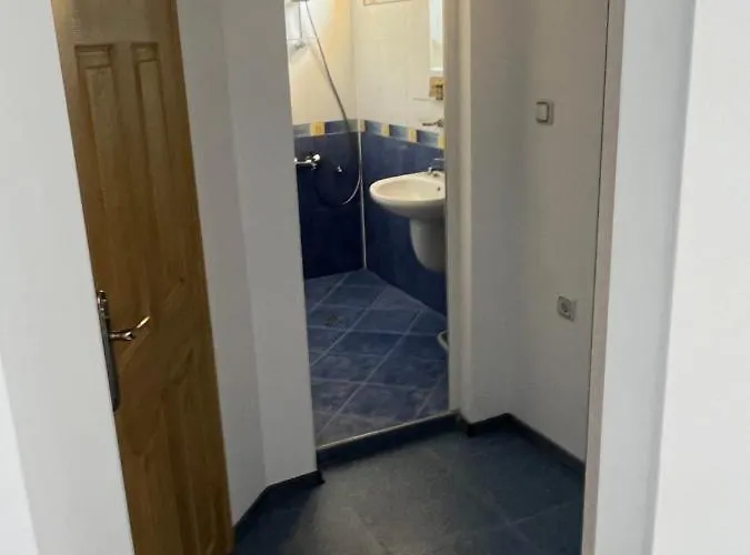 Satmar 3* 로제넷츠