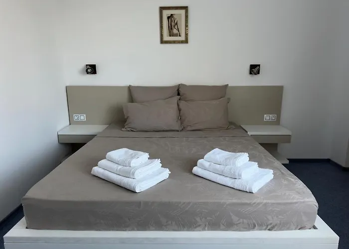 Satmar 3* 로제넷츠