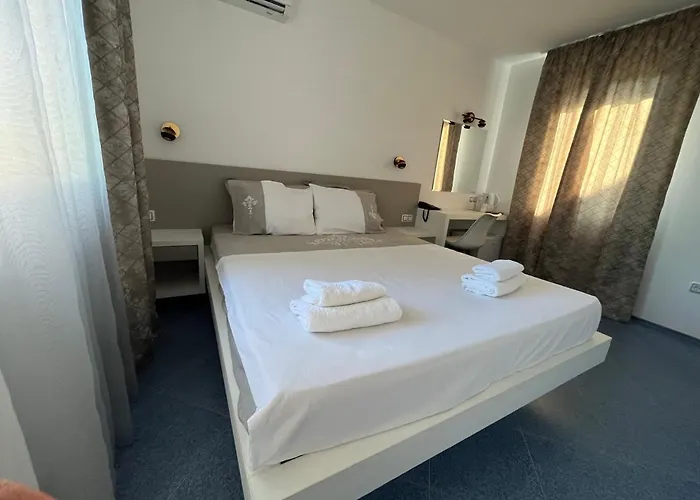 Satmar Къща за гости 3*