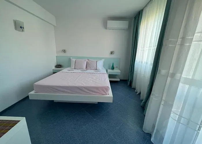 Satmar Къща за гости 3*